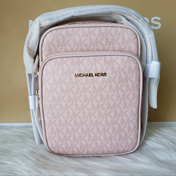 Michael Kors Handbags - ❤️👜Crossbody michael kors original brand new with tag